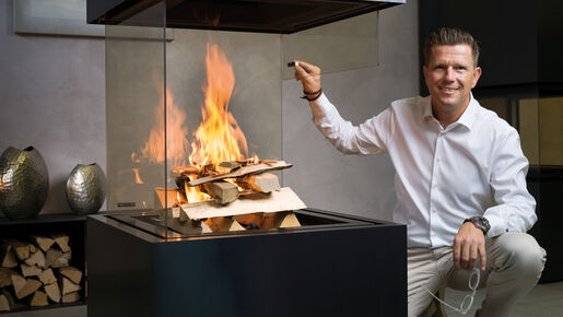 Ein Würfel aus Feuer und Stahl