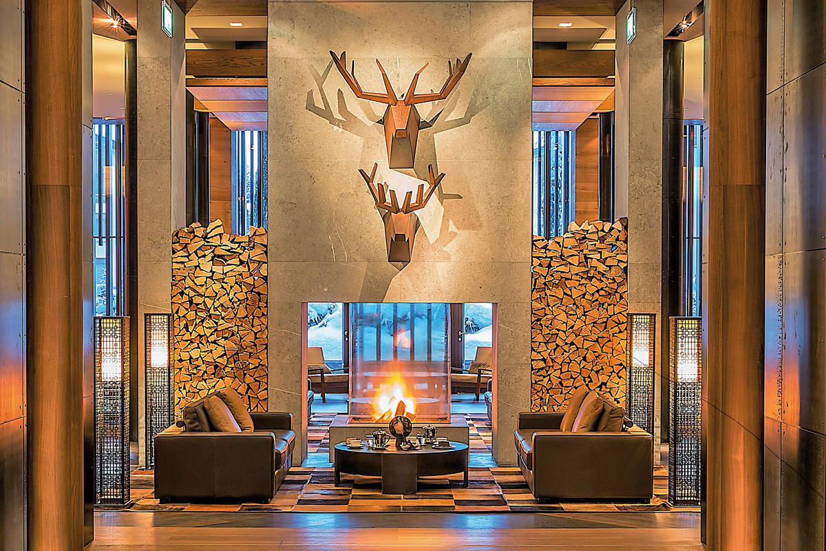 Auch wenn solche Dimensionen für Einfamilienhausbesitzer nur ein Traum bleiben: Diese Feuerstelle im The Chedi Andermatt ist sehens- und zeigenswert. Staffieri.