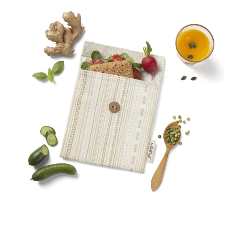 Alufolie war gestern. Heute steckt man das Proviant in die wiederverwendbare «Snack’n’Go Lunch Bag» aus Biobaumwolle mit wasserdichter Innenschicht. Trendform AG,www.trendform.com