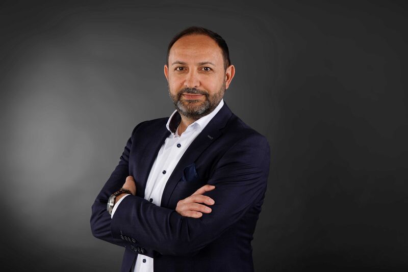 Luigi Di Cola per September 2022 neuer Geschäftsführer Hoval Schweiz, bringt viele Jahre Branchenerfahrung mit. Foto: Hoval AG