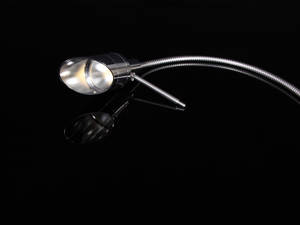 Wasserdicht: Die Solderbond Licht GmbH hat die ganze Gartenspot-Palette mit einer neuen Dichtungstechnologie ausgestattet. Jetzt sind alle Gartenspots bis mindestens ein bis zwei Meter tief wasserdicht. Die Spots gibt es in vier Versionen, 1–7 Watt, Edelstahl, mit Marderschutz, LED-Technologie, Befestigung per Erdspiess oder Montageplatte. Produziert wird in einer Eingliederungsstätte in der Schweiz. Solderbond Licht GmbH.