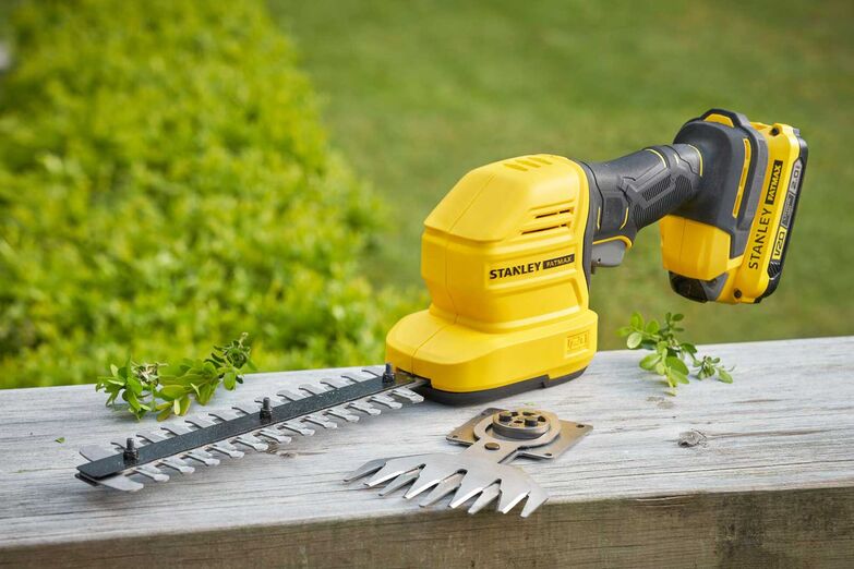 Langlebige Akkus für die kommende Gartensaison: Der Werkzeughersteller Stanley hat das Akku-System «FATMAX® V20» für den Garten- und Landschaftsbau weiterentwickelt. Sämtliche Outdoor-Geräte wie Rasenmäher, Rasentrimmer oder Heckenschere sind kabellos und werden mit einem Hochleistungs-Akkugerät für eine besonders lange Laufzeit geliefert, um die vielfältigen Arbeiten im Garten so angenehm und flexibel wie möglich zu gestalten. Stanley Black & Decker Deutschland GmbH, www.stanleyworks.de