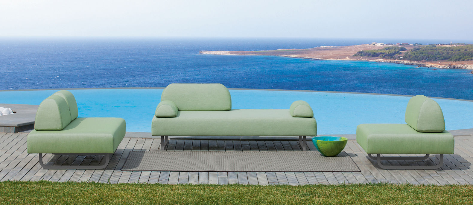 Lounge-Feeling im Gartenwohnzimmer: Outdoor-Mobiliar «Barcelona», Hunn Gartenmöbel AG.