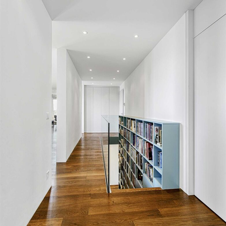 Regal für Bibliothek. Oesch Innenausbau AG.