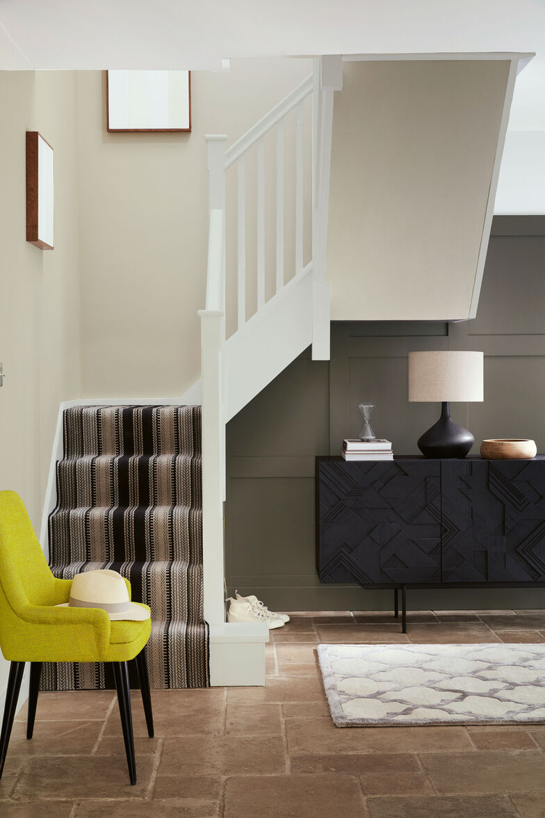 Die 36 Töne der Kollektion «Stone» strahlen Wärme, Ruhe und Zeitlosigkeit aus. Die Naturfarben wurden fein aufeinander abgestimmt. Little Greene.