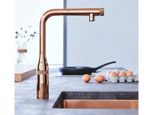 Die «Grohe Essence SmartControl» Armatur wird per Knopfdruck statt Hebel bedient. Die Eco-Variante spart mehr Wasser als herkömmliche Küchenarmaturen. Grohe Switzerland SA.