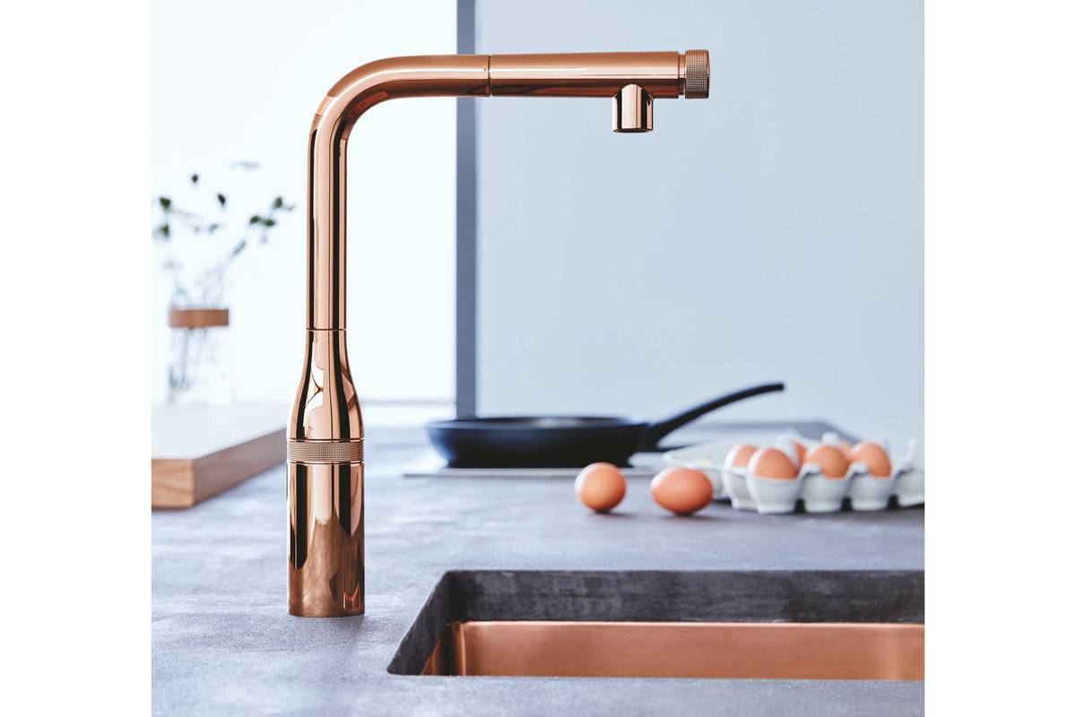 Die «Grohe Essence SmartControl» Armatur wird per Knopfdruck statt Hebel bedient. Die Eco-Variante spart mehr Wasser als herkömmliche Küchenarmaturen. Grohe Switzerland SA.