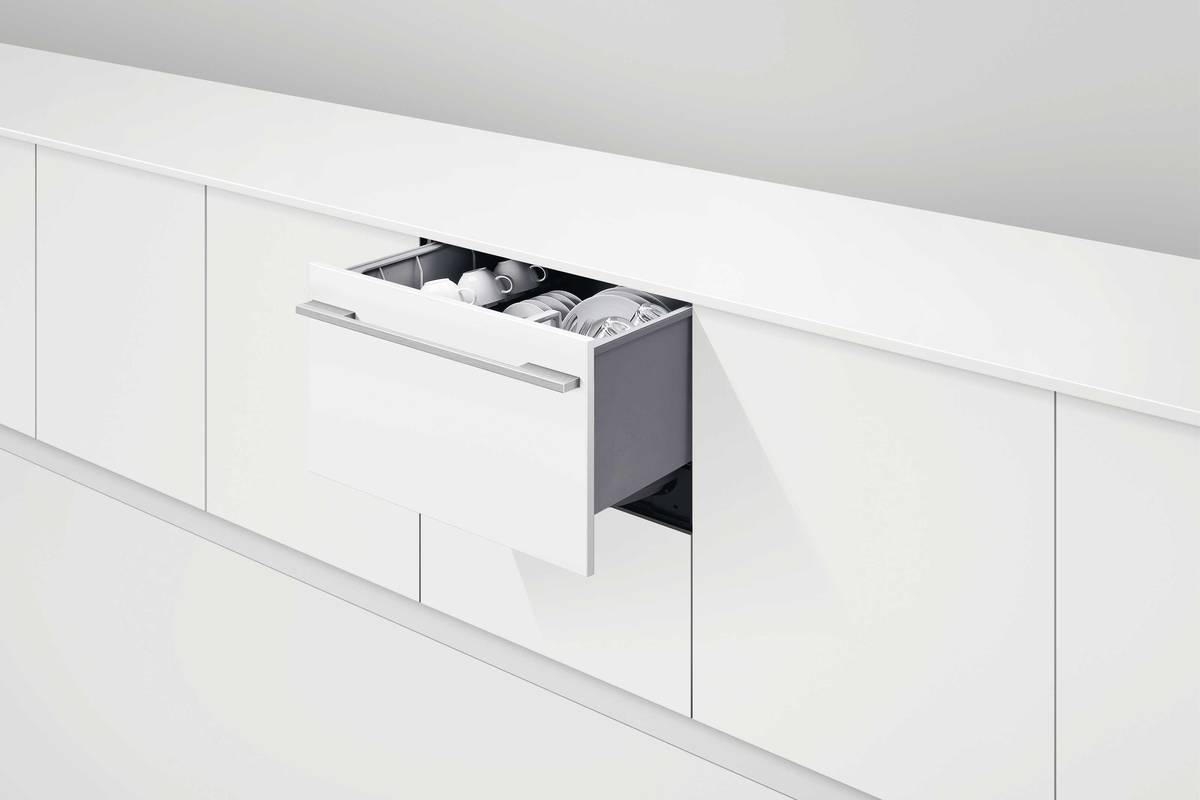 Bücken überflüssig: Der «DishDrawer« kann rückenfreundlich erhöht eingebaut werden. Mit separaten Einheiten für stark verschmutztes und empfindliches Geschirr. Fisher & Paykel/Merial Vertriebs AG.