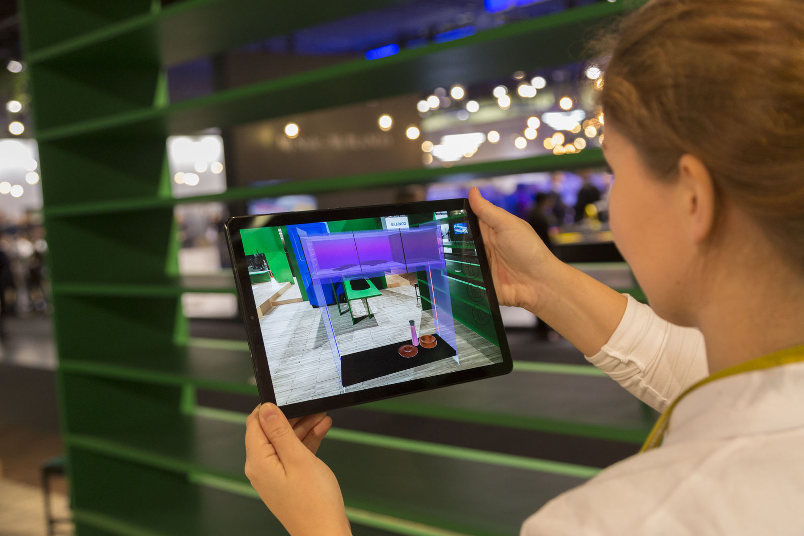 Im neuen Rahmenprogramm der Living Kitchen können die Besucher eine Küche der Zukunft visuell erleben.